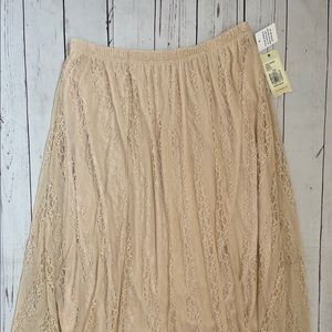 Women’s skirt NWT lace beige long 1x Reba